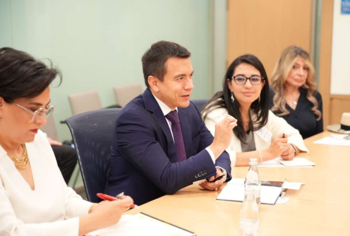 Gabriela Sommerfeld, Daniel Noboa y Sariha Moya han tenido acercamientos con distintos sectores del extranjero antes de la posesión.
