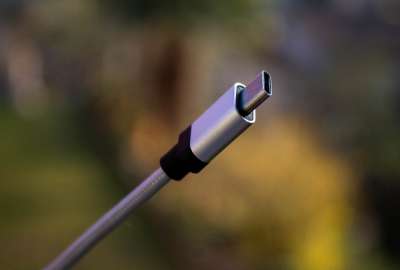 Parlamento Europeo aprueba el cargador universal para todos los dispositivos electr&oacute;nicos