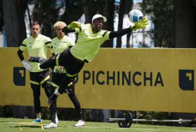 Alexander Dom&iacute;nguez ser&aacute; el titular ante Barcelona SC