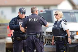 Polic&iacute;a de Canad&aacute; busca a los autores del apu&ntilde;alamiento masivo que dej&oacute; 10 fallecidos