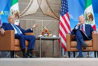 Joe Biden preocupado por el 'encanto' de L&oacute;pez Obrador con su esposa