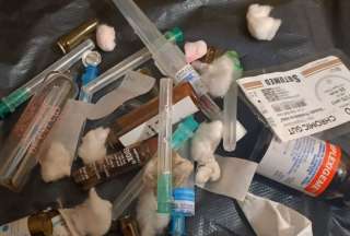 Jeringuillas abiertas se encontraron en farmacia de Cotopaxi