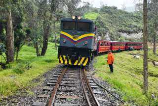 Ministerio de Transporte y Municipio de Alausi revisan gesti&oacute;n para operaci&oacute;n del ferrocarril