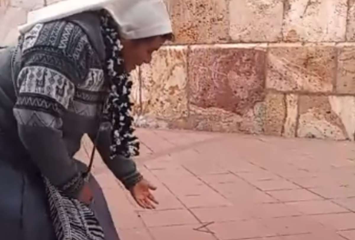 En Cuenca, un tierno video protagonizado por una monja que hace bailar un trompo se volvió viral.