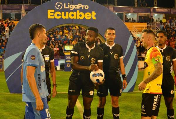 Barcelona tambi&eacute;n pide los audios del VAR del partido contra Macar&aacute;
