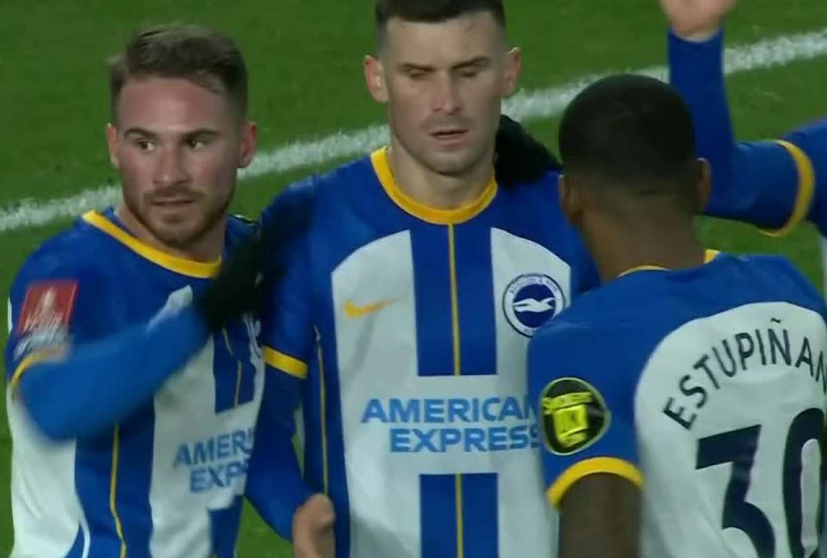 Gan&oacute; el Brighton con Mois&eacute;s Caicedo y Pervis Estupi&ntilde;&aacute;n en cancha