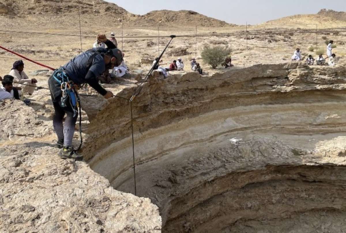 Cient&iacute;ficos descendieron por primera vez al 'Pozo del Infierno'
