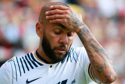 Dani Alves tambi&eacute;n fue despedido del Pumas de M&eacute;xico, tras su detenci&oacute;n.