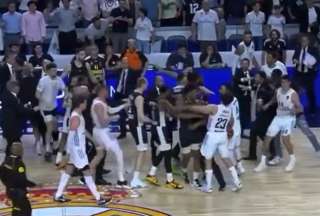 Batalla campal en pleno partido del Real Madrid