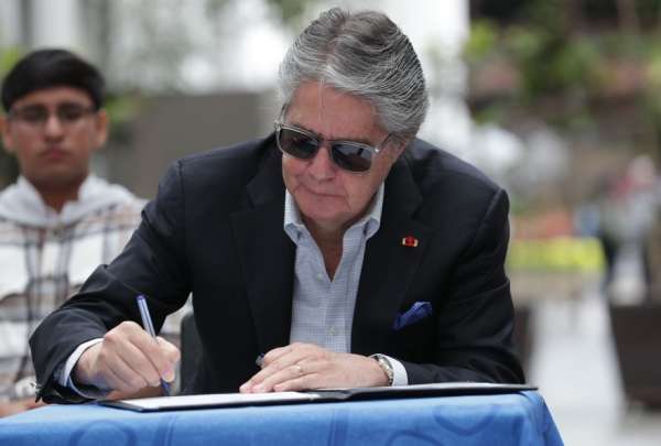 Presidente Guillermo Lasso design&oacute; cinco nuevos generales de la Polic&iacute;a