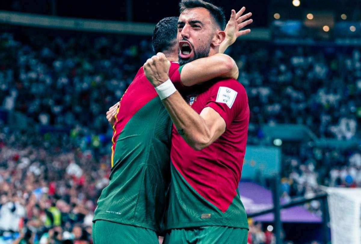 Bruno Fernandes marcó los dos goles de Portugal en el triunfo sobre los charrúas.