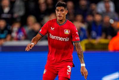 Piero Hincapi&eacute; jug&oacute; su primer partido de Champions.