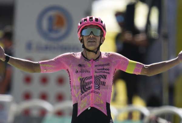 &iexcl;Lo hizo! La 'Locomotora del Carchi' consigue la victoria en la etapa 17 del Tour de Francia. 