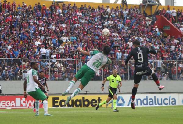 Liga de Portoviejo elimin&oacute; a Deportivo Quito