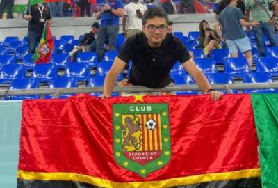 La bandera del Deportivo Cuenca se hizo tendencia en la capital austral por el Mundial