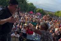 Una abuelita apareci&oacute; ocho meses despu&eacute;s en el lugar menos esperado: un concierto.