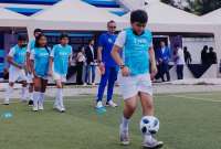 Instituciones educativas de Zona 8, se benefician del Programa Football for Schools