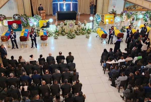 En la ESMIL se levantó capilla ardiente en honor a los soldados caídos