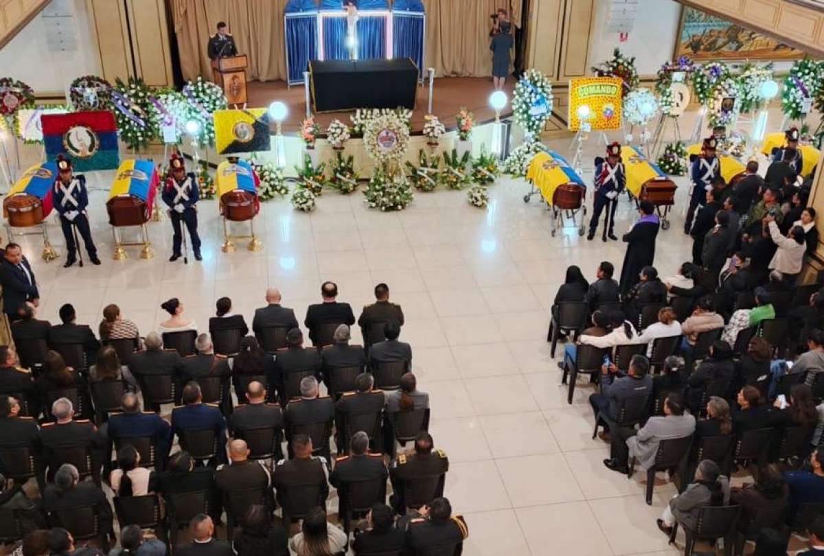 En la ESMIL se levantó capilla ardiente en honor a los soldados caídos