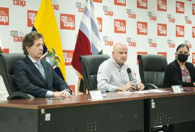 Alfredo Borrero, vicepresidente de la Rep&uacute;blica (centro) lider&oacute; la reuni&oacute;n en Portoviejo