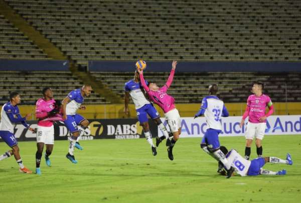 Las pol&eacute;micas del partido entre Independiente del Valle y Cumbay&aacute; FC