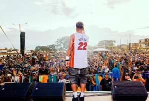 Jombriel durante una de sus presentaciones