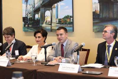 Noboa expuso su visi&oacute;n de Nuevo Ecuador en Estados Unidos