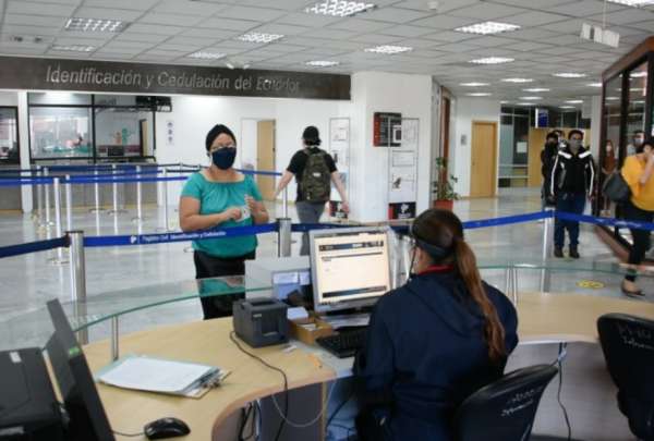 El tr&aacute;mite se puede realizar de forma virtual o presencial en los horarios de atenci&oacute;n de las agencias.