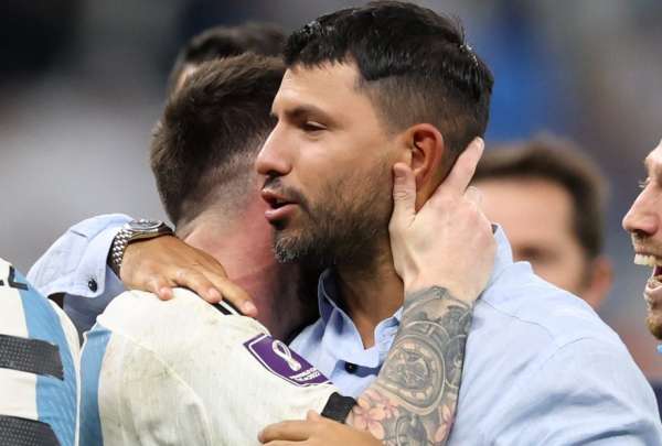 Sergio Ag&uuml;ero confes&oacute; qu&eacute; pas&oacute; en realidad entre Messi y Weghorst 