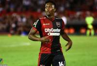 Djorkaeff Reasco lleva dos tantos anotados con Newell&acute;s en Argentina. 