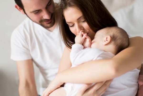 La Ley que incrementa permisos de paternidad y maternidad ya est&aacute; vigente en Ecuador