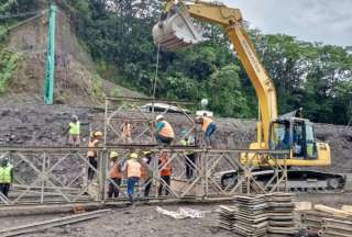 Napo: Comenz&oacute; el armado del puente bailey sobre el r&iacute;o Marker