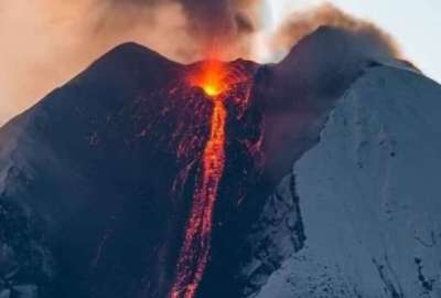 Captan en video erupci&oacute;n del volc&aacute;n Sangay
