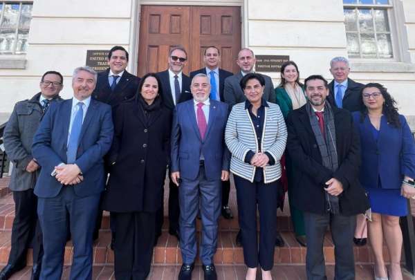 La delegaci&oacute;n ecuatoriana particip&oacute; en di&aacute;logos con el sector comercial estadounidense. 