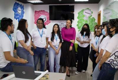 Andrea Montavo (centro), secretaria del Senescyt, asegur&oacute; que el programa est&aacute; orientado a nivelar los conocimientos de los estudiantes.