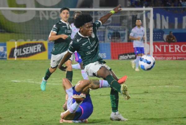 Orense empat&oacute; al &uacute;ltimo minuto