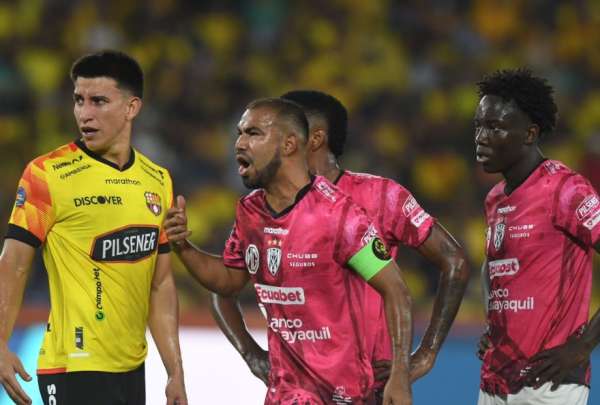  Los equipos capitalinos y guayaquile&ntilde;os logran imponerse en una intensa fecha del f&uacute;tbol ecuatoriano.