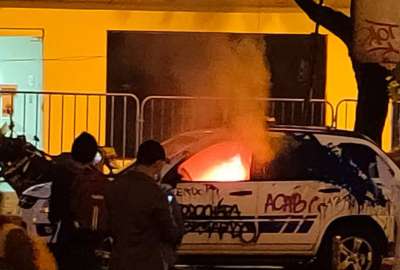 Polic&iacute;a Nacional: Manifestantes que incendiaron un patrullero en Quito fueron detenidos