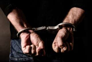 Cinco hombres, entre ellos cuatro docentes, enfrentar&aacute;n juicio por la violaci&oacute;n de dos adolescentes en Cayambe