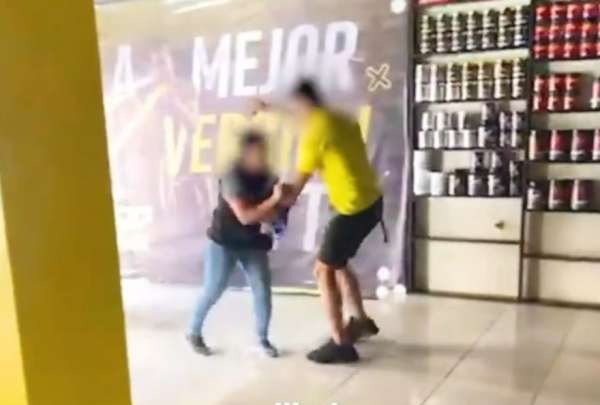 Una t&eacute;cnica de Arcsa fue v&iacute;ctima de agresiones en un local en Guayaquil.