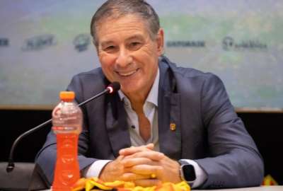 Ariel Holan encontr&oacute; equipo en Argentina
