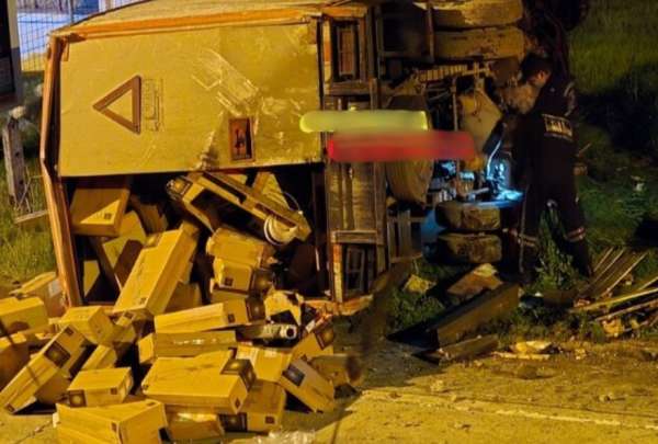 Un lamentable accidente en la v&iacute;a a El Cajas, Cuenca provoc&oacute; la muerte del conductor de un cami&oacute;n.