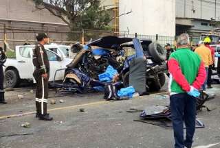 Nueve muertos y tres heridos deja tr&aacute;gico choque en la v&iacute;a Manta&ndash;Montecristi