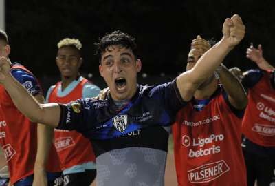 Lorenzo Faravelli festeja el gol marcado por Independiente del Valle en el estadio Chistian Ben&iacute;tez.