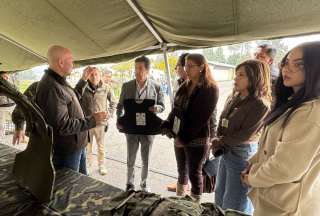 Comisi&oacute;n de Seguridad constata la calidad de chalecos adquiridos por las Fuerzas Armadas