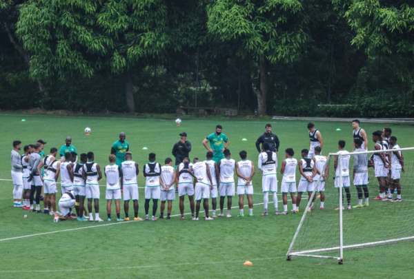 El plantel de Barcelona contin&uacute;a con su pretemporada