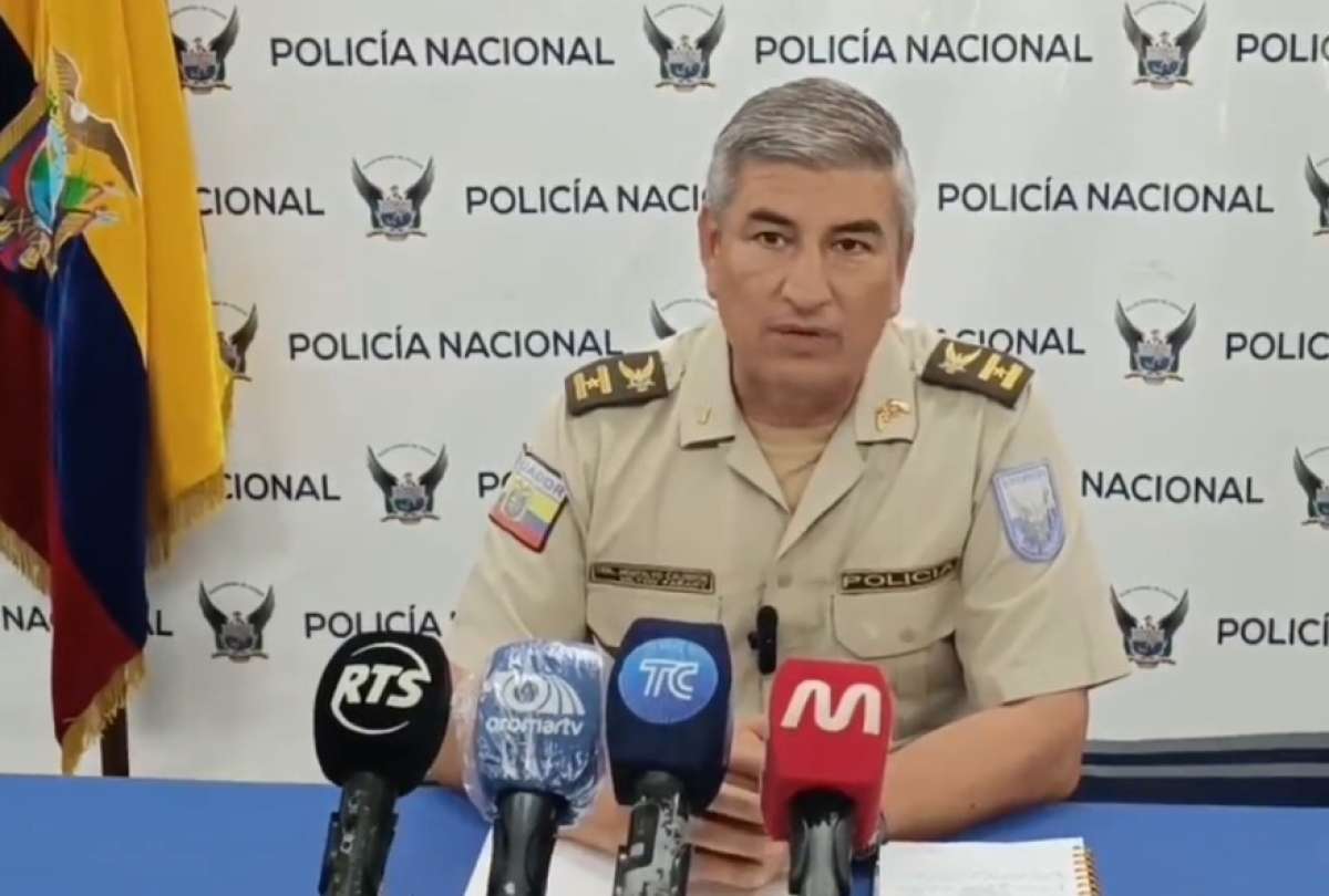 Milton Fabary Montalvo, subcomandante de la subzona Manabí se refirió al robo en el rastrillo.