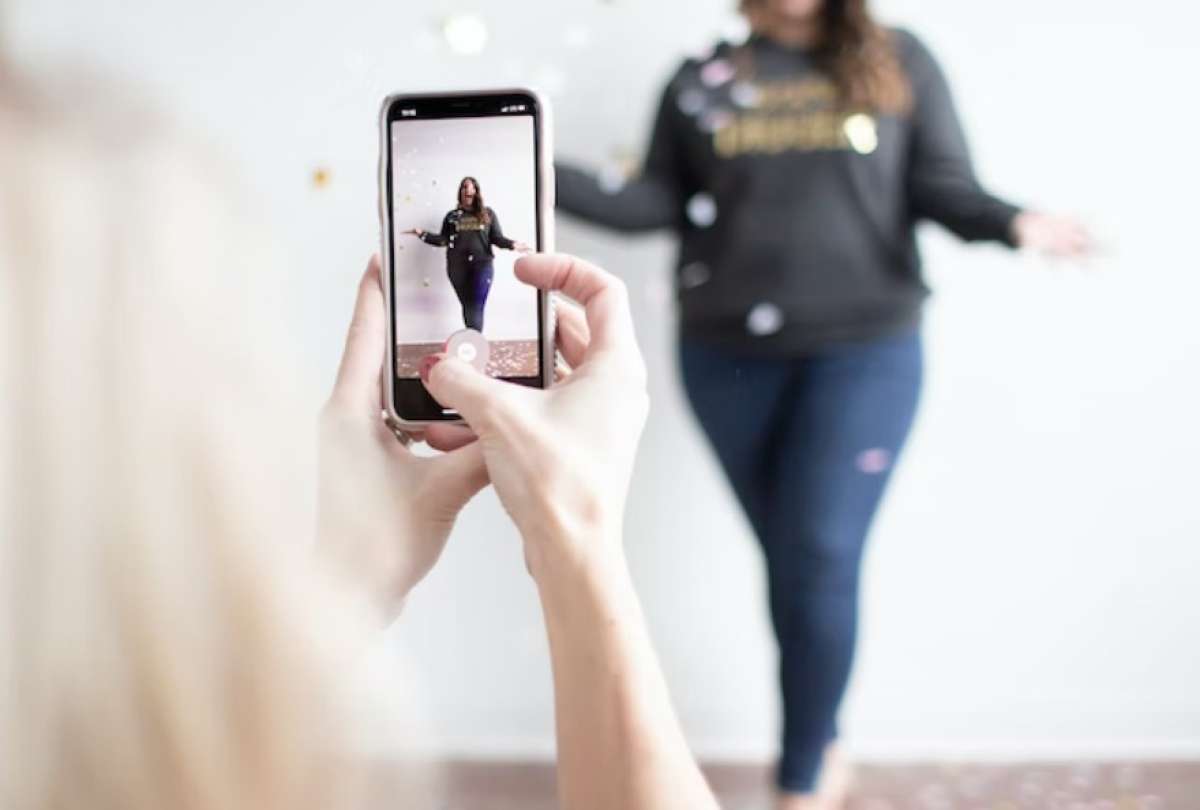 Una nueva campaña aprovecha el 'Reto invisible' de TikTok para animar a instalar un software malicioso