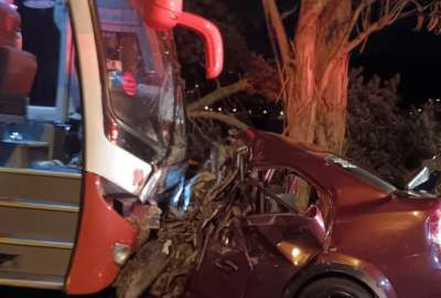 Un accidente en la v&iacute;a Cuenca Loja dej&oacute; seis fallecidos y dos personas heridas. Un bus y un veh&iacute;culo est&aacute;n involucrados. 