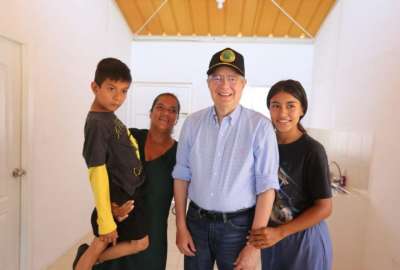 El presidente Lasso particip&oacute; en la entrega de viviendas para 80 familias de Shushufindi.